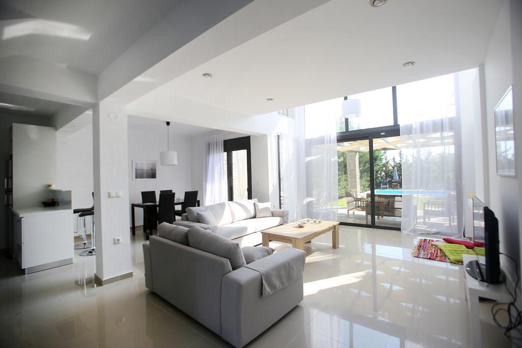 Sunny Sani Luxury Villas Habitación foto