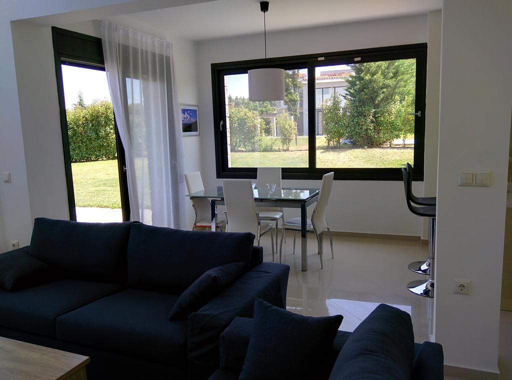 Sunny Sani Luxury Villas Habitación foto